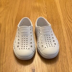 Native Kids Water Shoes - Classic White